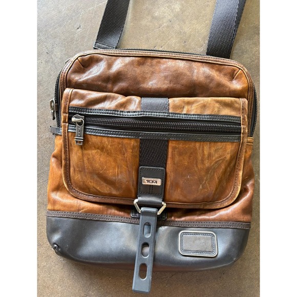 RARE Vintage TUMI Alpha Leather Crossbody Bag - Picture 2 of 4